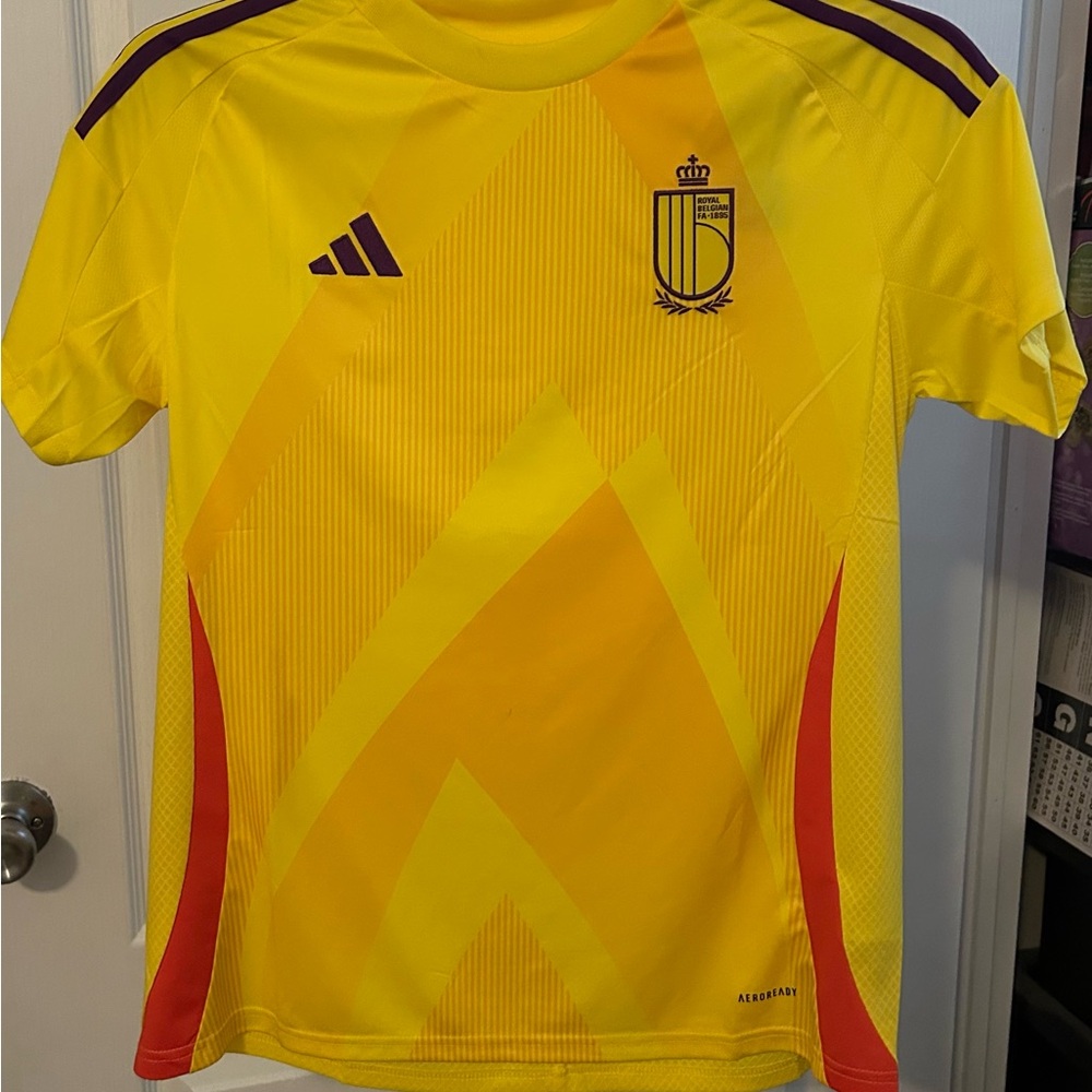 Néw adidas women’s rugby futbol association royal belgian jersey Sz large